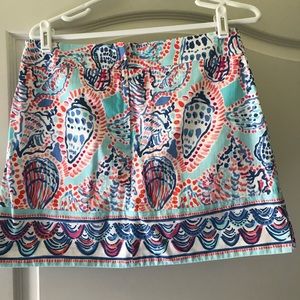 Lilly Pulitzer Size 4 skort with pockets.